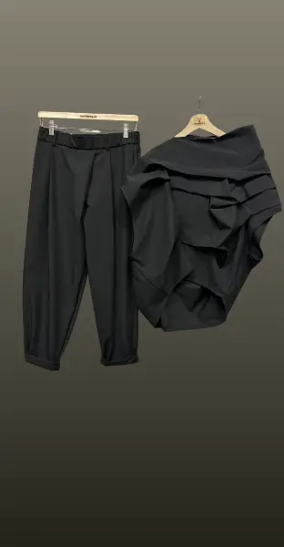 Pantalon conic-negru