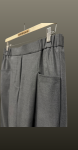 Pantalon ankle cu pense-gri
